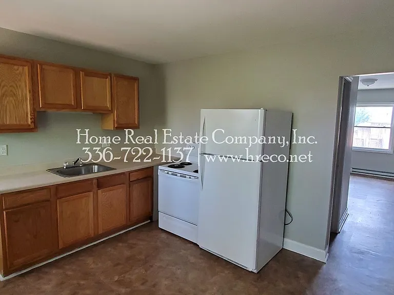 2334 N Cherry St #D — Photo 4