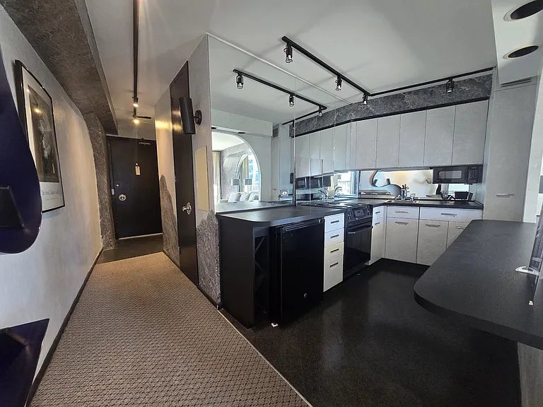 300 N State St #3704 — Photo 4