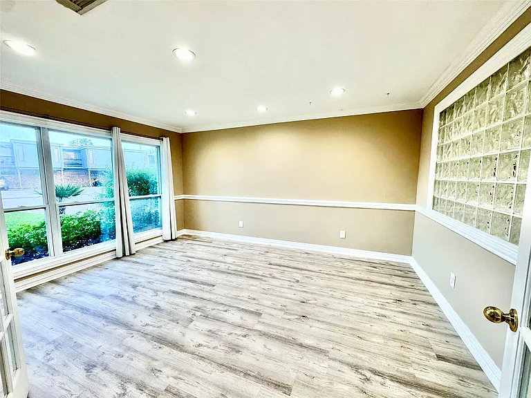 102 Mechanic St — Photo 4
