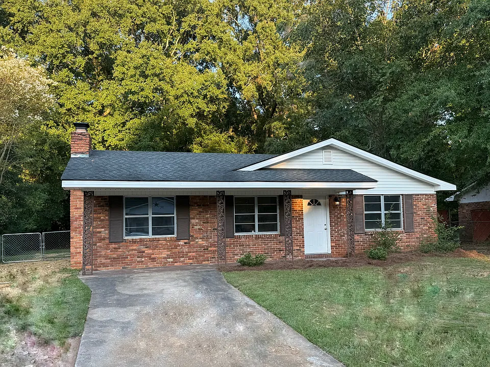 112 Briarwood Dr