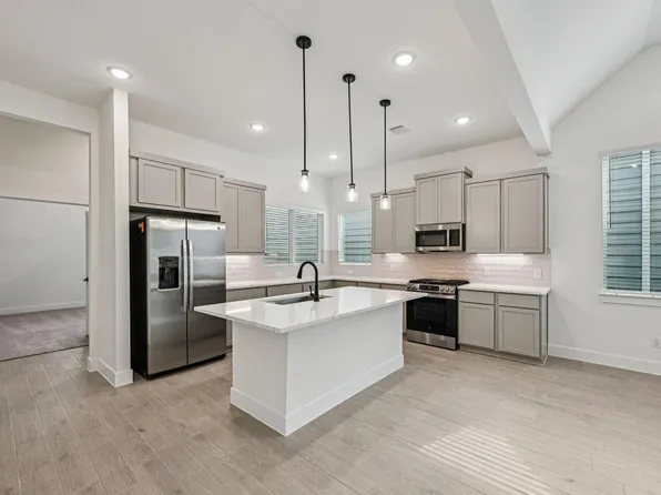 26237 E Outrider Banks Cir, Montgomery, TX 77316