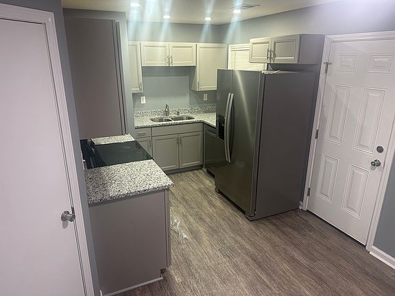 3rd image of 5903 Alanadale Dr