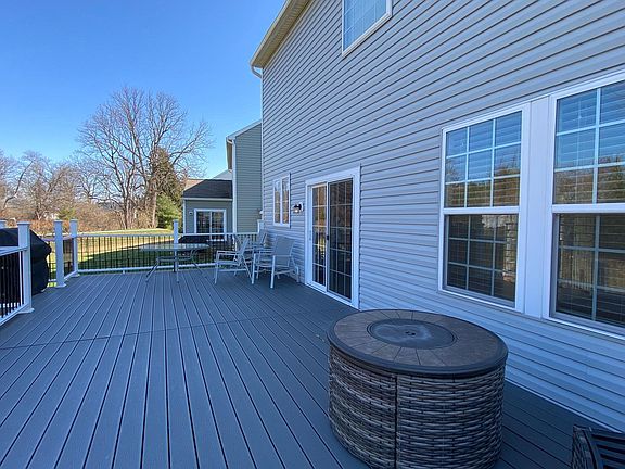 4th image of 727 N Haines Cir