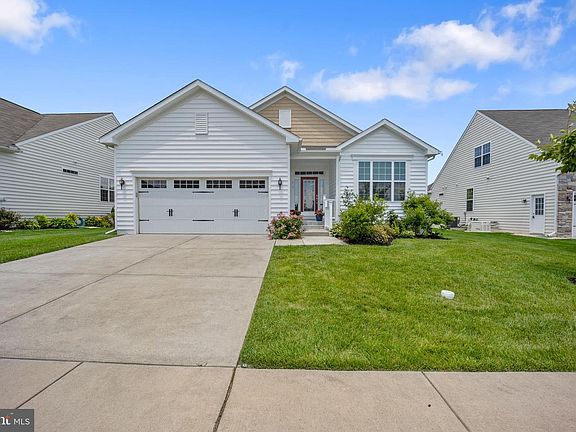 3rd image of 518 Sweetspire Ct