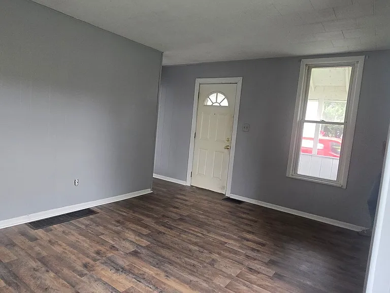 461 E Garfield Ave — Photo 2