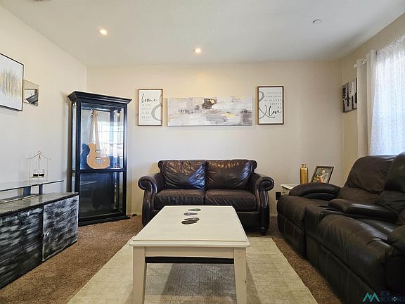 5th image of 400 E Vista Pkwy