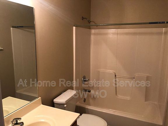 5th image of 302A Excalibur Ct