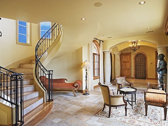 Entry & Living
