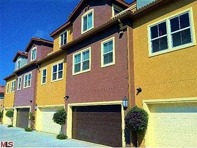 5th image of 11736 216th St Unit 3