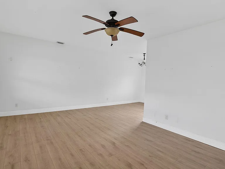 426 NE 7th Ave #2B — Photo 6