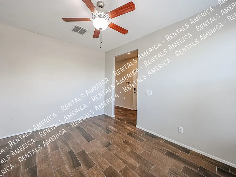 5211 W Leodra Ln — Photo 7