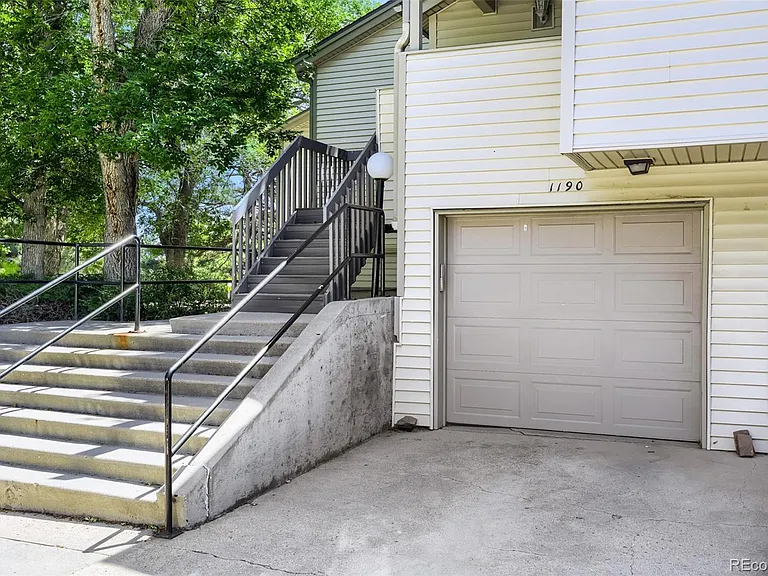 1190 Poplar Ave — Photo 27