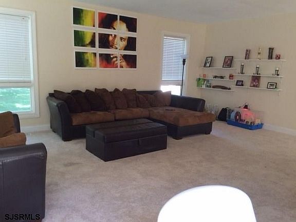 4th image of 369 Beachwood Dr