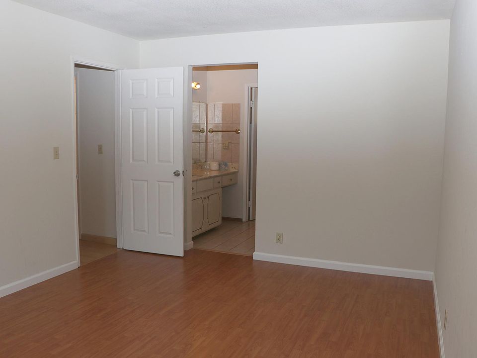 1st image of 967 Buckeye Dr