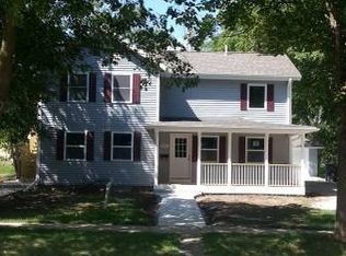 937 Marshall St, Lake Geneva, WI 53147