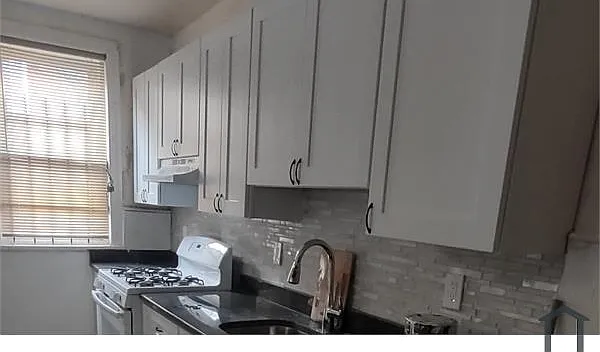 4436 N 7th St — Photo 8