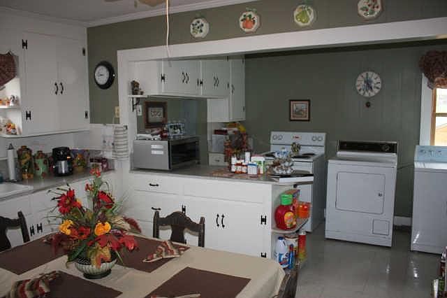 2nd image of 103 Calvin St