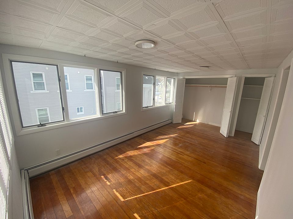 Sunroom/living room