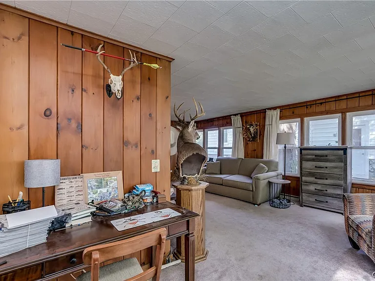 325 Paddock St — Photo 43