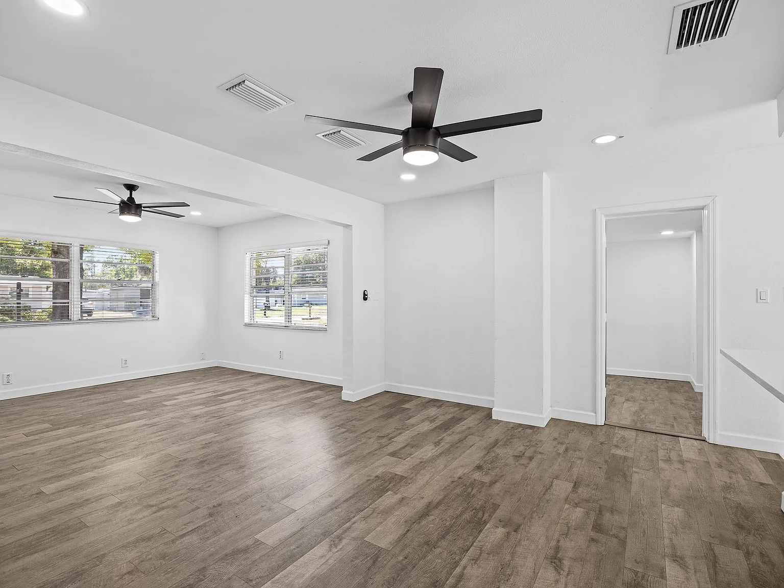 4 bed, 2.5 bath, 1420 sqft, $2,900 — Photo 3
