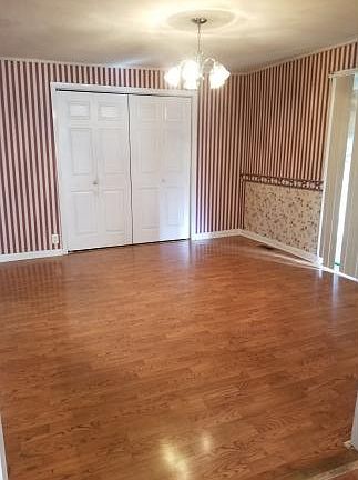 3rd image of 113 Bettie St