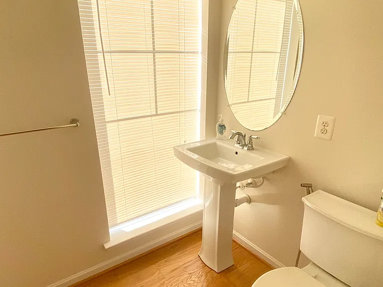 675 Anacostia Ave NE — Photo 4