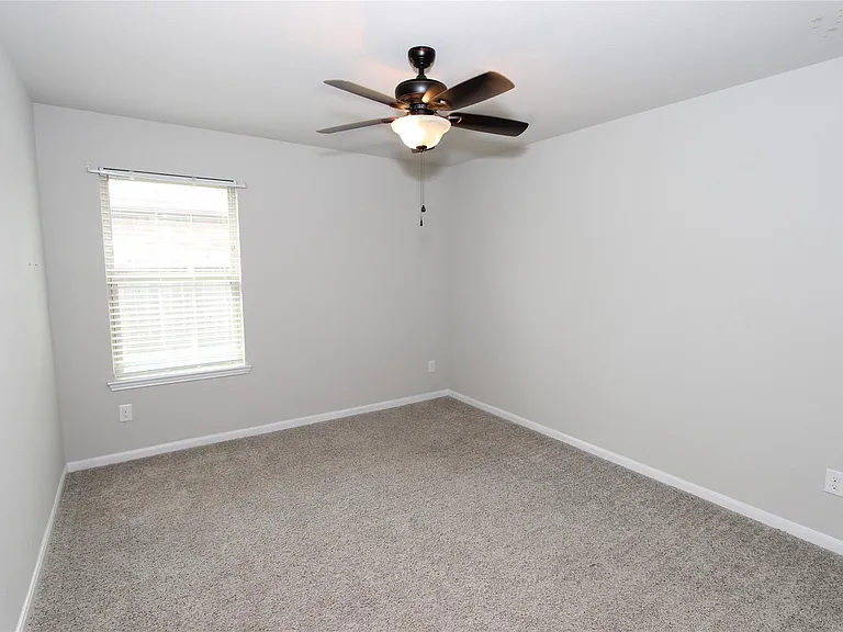 1303 Keaton Ct — Photo 17