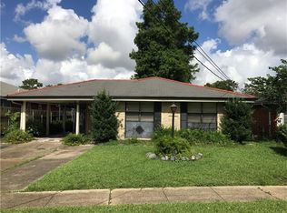 3904 Lake Villa Dr, Metairie, LA 70002