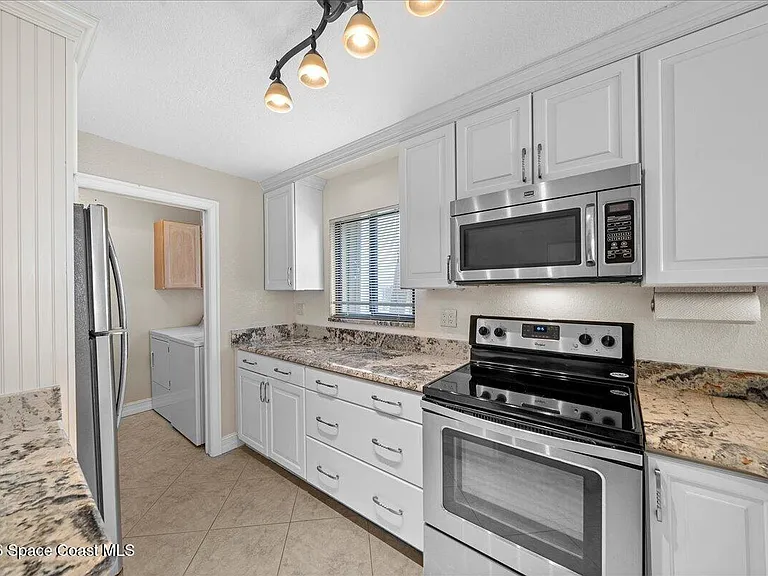 555 Jackson Ave #201 — Photo 11