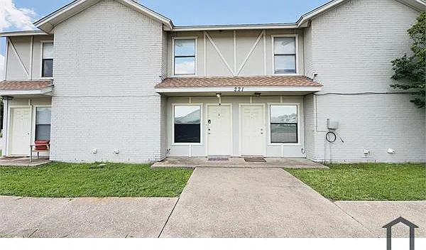221 Meadow Ct #C