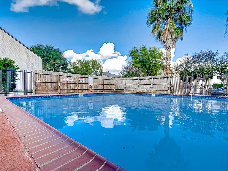 8312 Augustine Dr #D — Photo 35