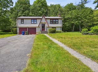 205 Willowcrest Dr, Windsor, CT 06095