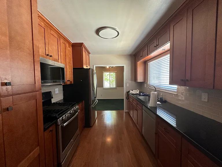 5021 N Arroway Ave — Photo 2