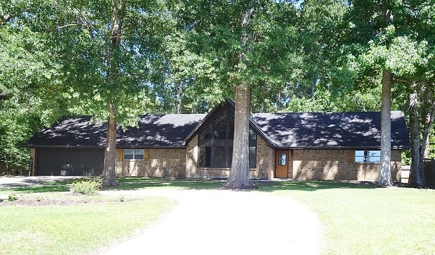 1st image of 914 Denton Dr