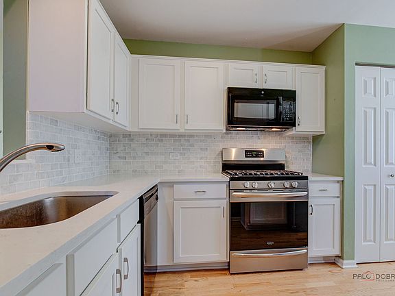 5th image of 1835 Somerset Ct