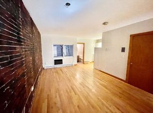 5 Thacher Ct APT 4, Boston, MA 02113