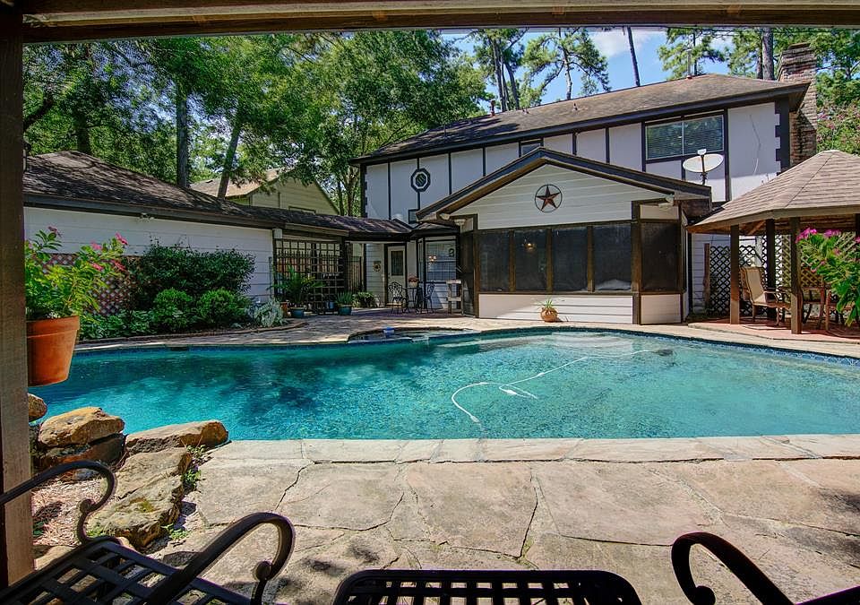 1st image of 1926 Riverlawn Dr