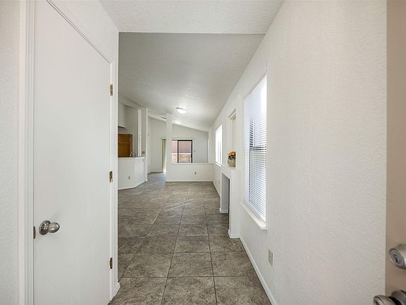5th image of 2136 Pioneer Ave