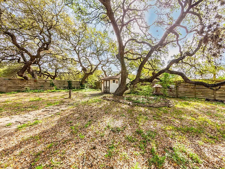 57 Woodcreek Dr — Photo 33