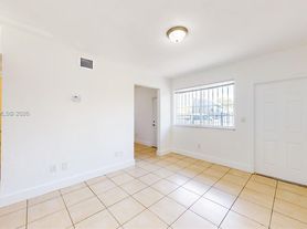 1190 NW 65th St, Miami, FL