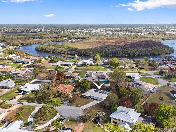 2nd image of 791 SE River Court