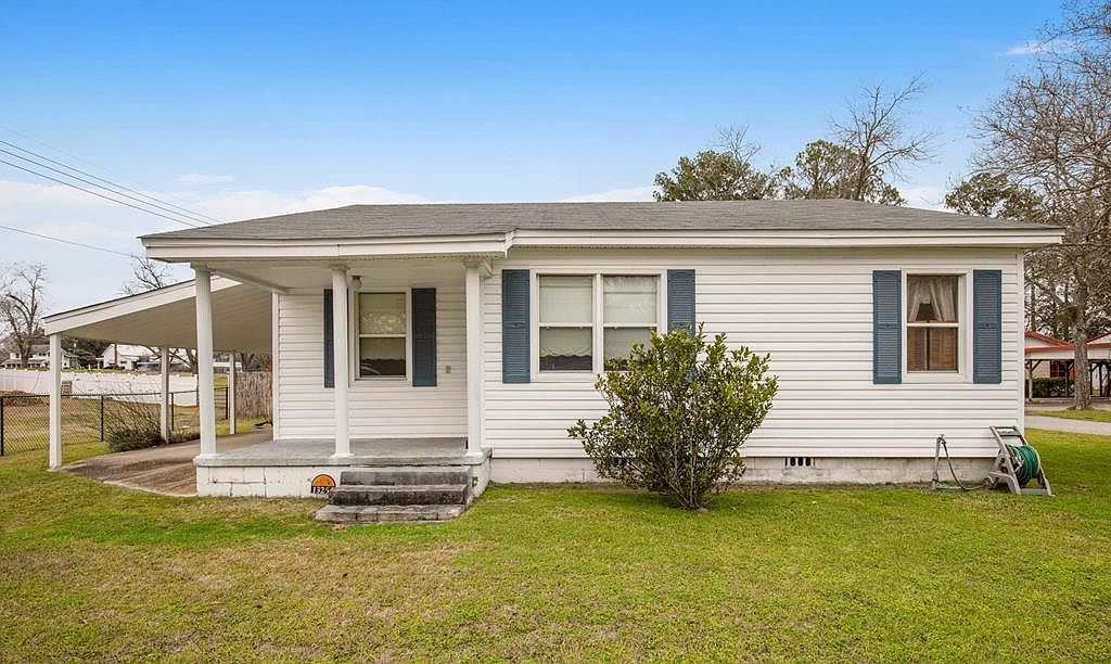 13255 Cottonwood Rd, Cottonwood, AL 36320 | Zillow