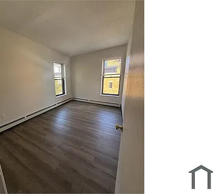 3 bed, 1161 sqft, $3,417 — Photo 4