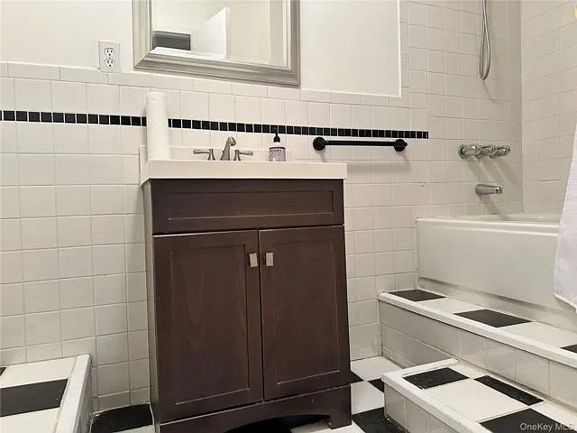 1502 Saint Louis Ave — Photo 5