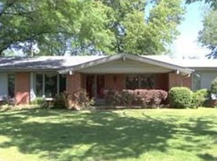 323 Willowick Dr, Ballwin, MO 63011