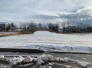 1260 Maple Ln, Hanover, PA 17331