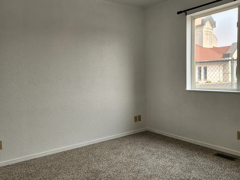 1401 Addison Ave E — Photo 8