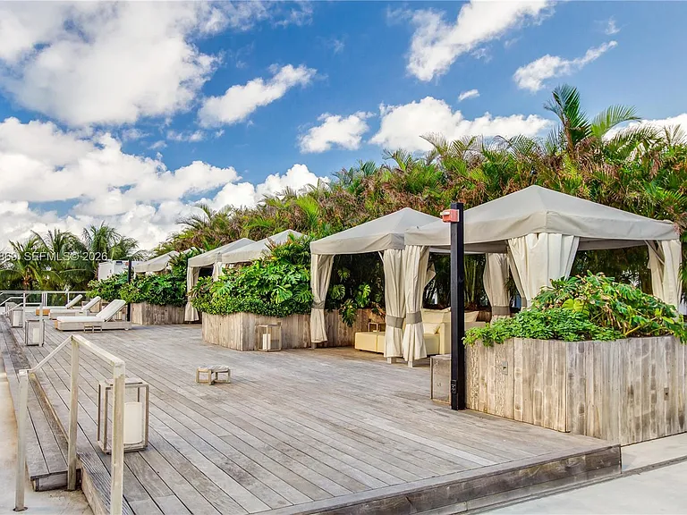 2301 Collins Ave #1026 — Photo 30