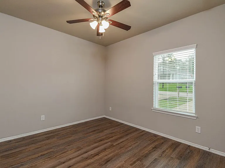 15627 Sycamore Dr — Photo 14