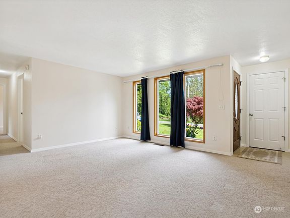 4th image of 6301 Sunset Avenue NE